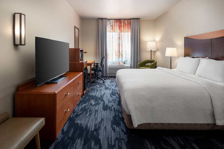 Bedroom 3, Fairfield Inn & Suites Visalia Tulare, Tulare