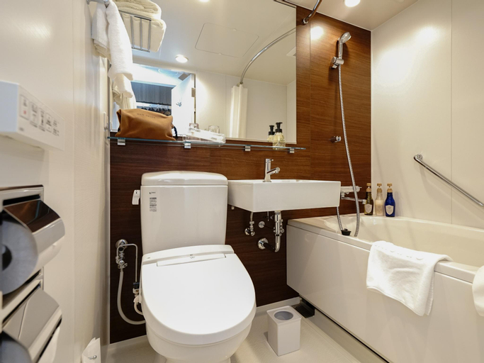 Bathroom 23