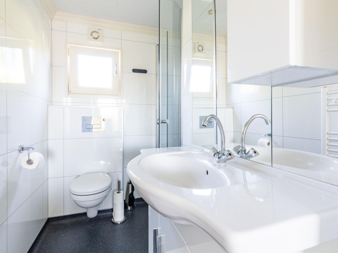 Bathroom 2, Chalet in Brabant with Spacious Garden, Eersel