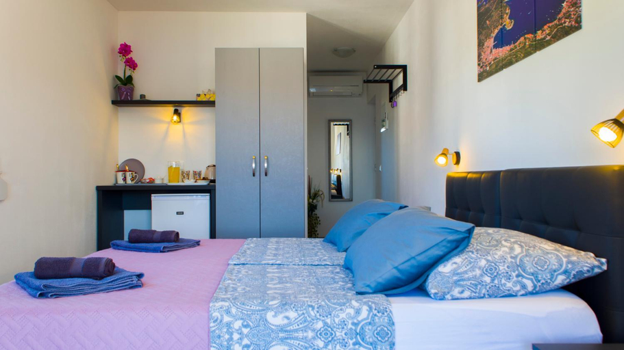 Others 4, A lovely and cozy room with a breathtaking view, Vis