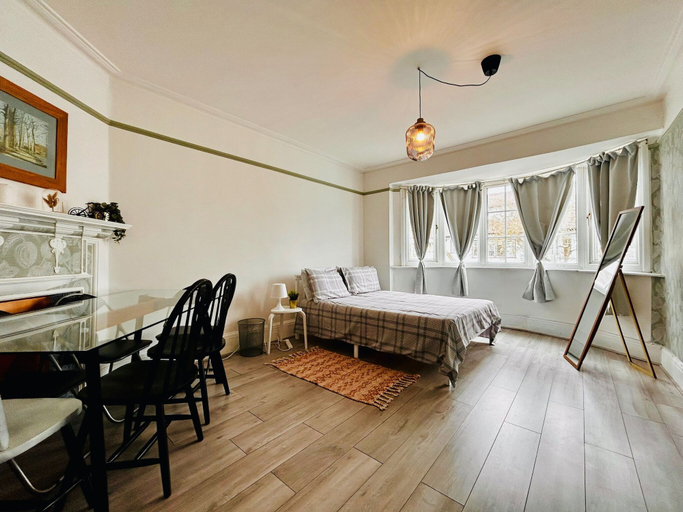 Bedroom 3, Rest Boutique Golders Green, London
