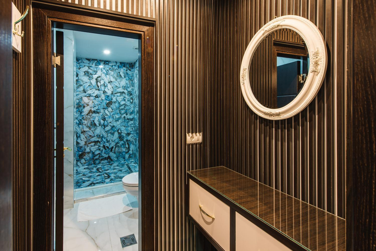 Bathroom, Padam Hotel & SPA