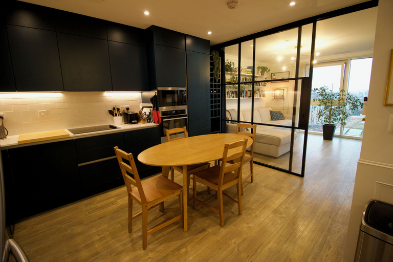 Others 4, Surrey Quays Apartment, London