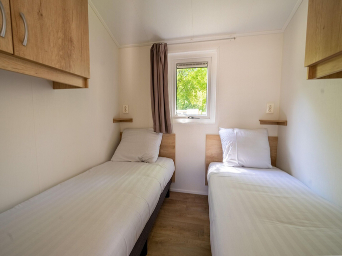 Room 5, Chalet With Garden and Parking, Amstelveen