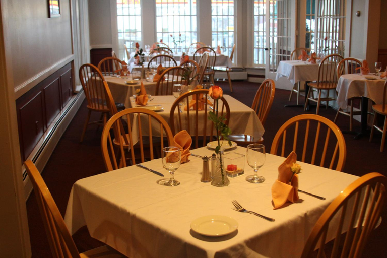 Food & Drinks 5, The Tilton Inn, Belknap