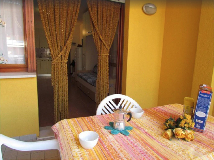 Bedroom 2, Seafront Complex - Cosy Apartment - Private Beach Place Included by Beahost, Venezia
