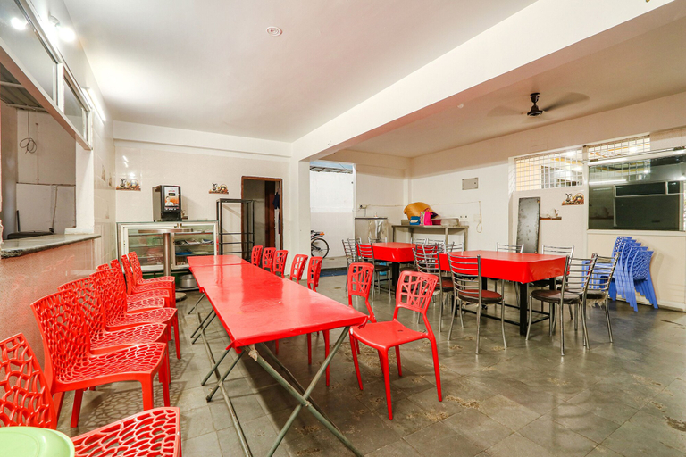 Food & Drinks 5, Via Opal Residency- Nr. Nampally, Hyderabad