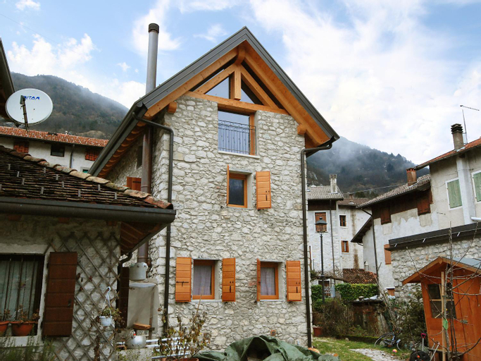 Apartment Albergo Diffuso - Cjasa de Barce-2 by Interhome, Pordenone