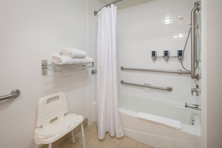 Bedroom 4, Four Points by Sheraton San Francisco Bay Bridge, Alameda