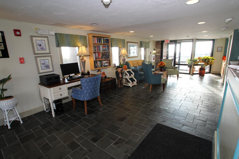 Public Area 3, Ocean Club on Smuggler's Beach, Barnstable