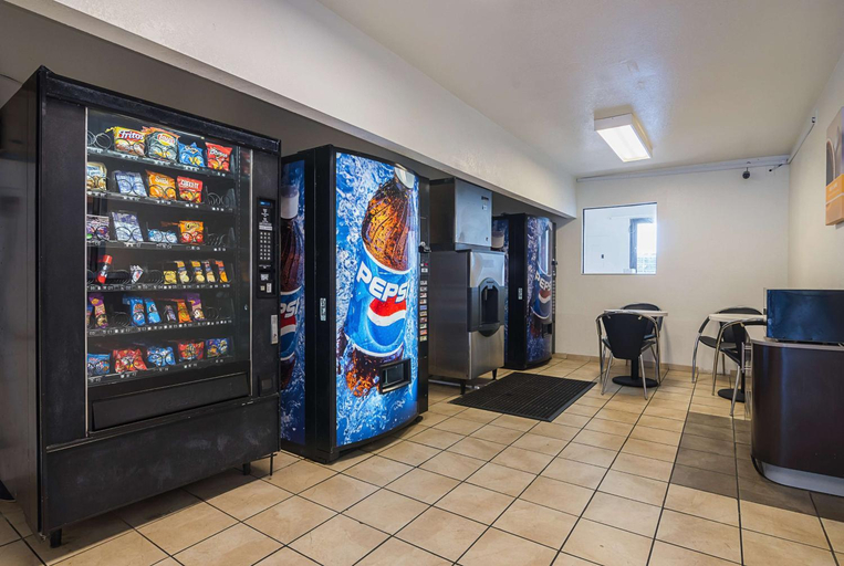 Food & Drinks 5, Motel 6 Bessemer, AL - Birmingham, Jefferson