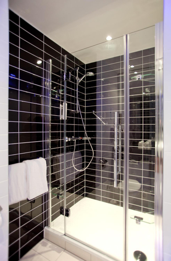 Bathroom 7