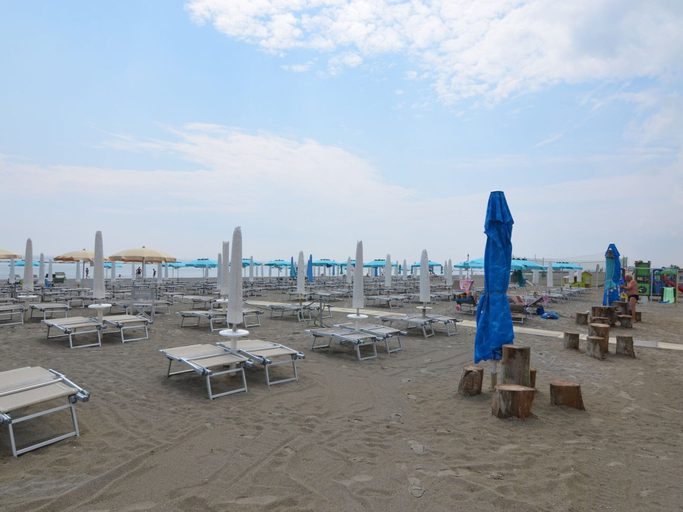 View from property 3, Wooden Chalet with Terrace near Beach, Ravenna