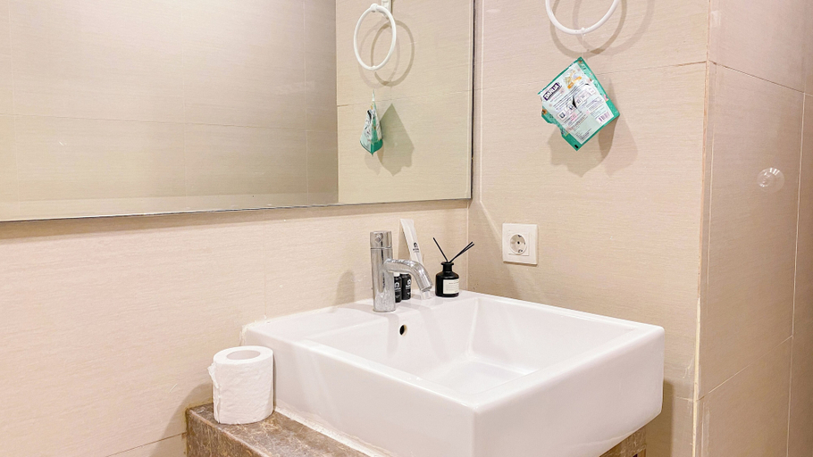 Bathroom 4, Comfort Living 2Br Apartment At Casa Grande Residence, Jakarta Selatan