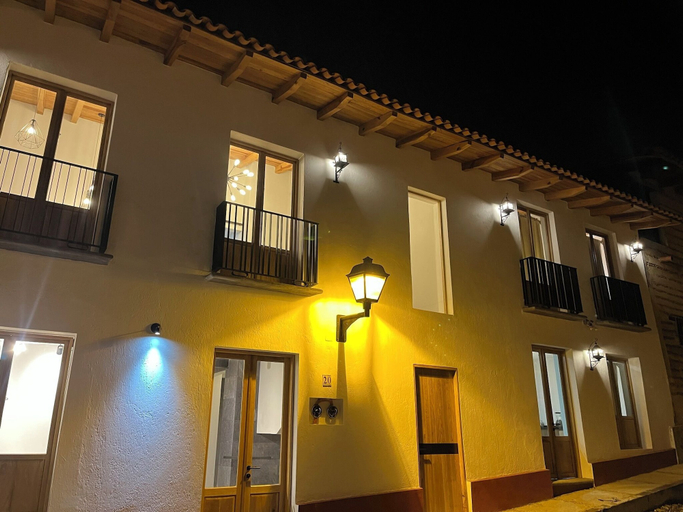 Exterior & Views