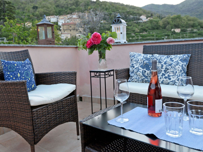 Exterior 4, Casa Oreggi Comfortable Holiday Residence, Imperia