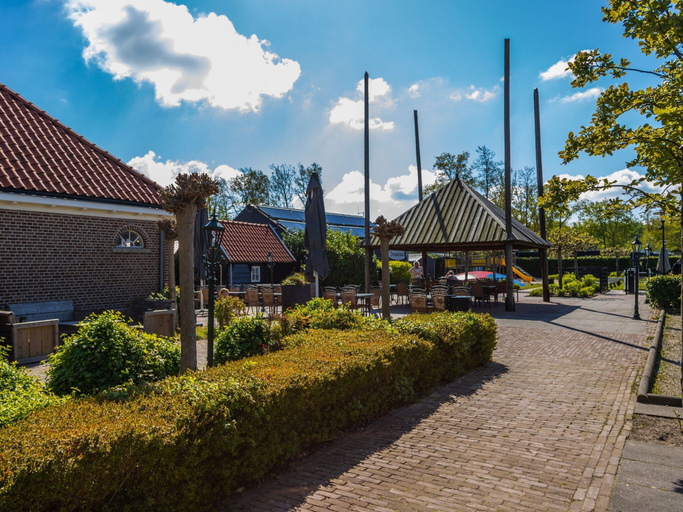 Exterior 4, Modern Holiday Home Near the Golf Course, Velsen