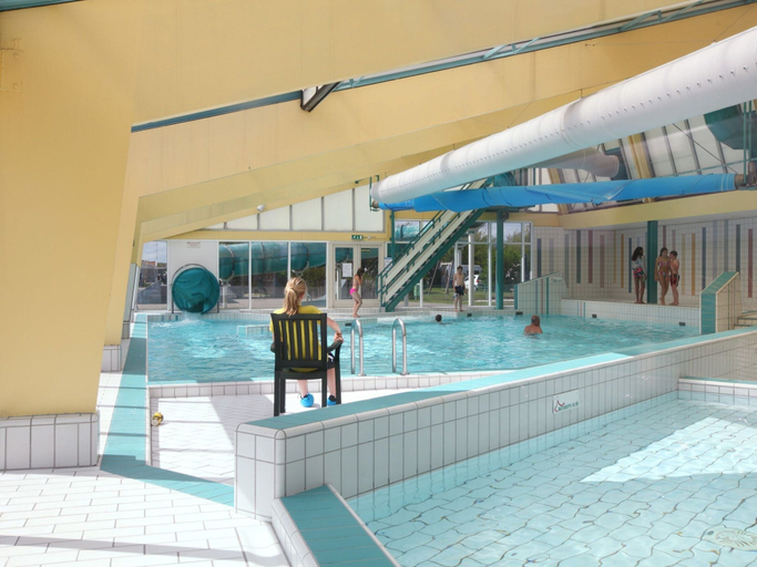 Pool 2, Chalet near Callantsoog Beach, Zijpe