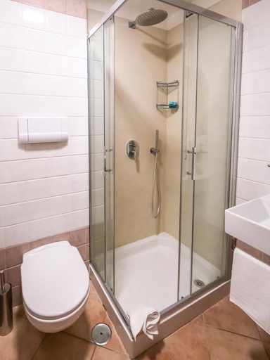 Bathroom 3, Hotel Martino, Potenza
