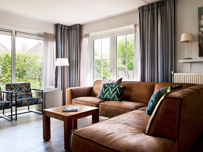 Living area 5, Bungalow Near De Alde Feanen With Spa, Tytsjerksteradiel