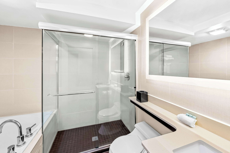 Bathroom 4, Best Western The Inn at Ramsey-Mahwah, Bergen