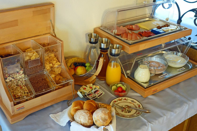 Food & Drinks 5, Alkira, Landeck