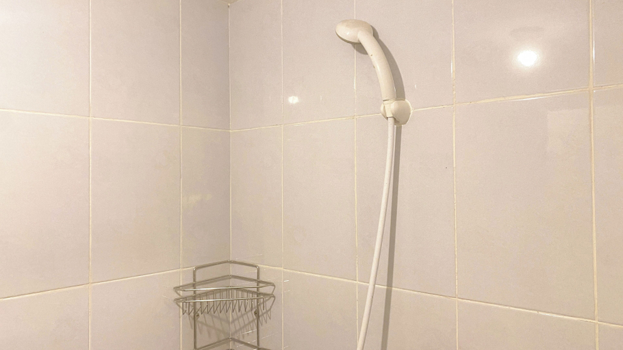 Bathroom 2, Simply And Well Designed Studio At Tokyo Riverside Pik 2 Apartment, Tangerang