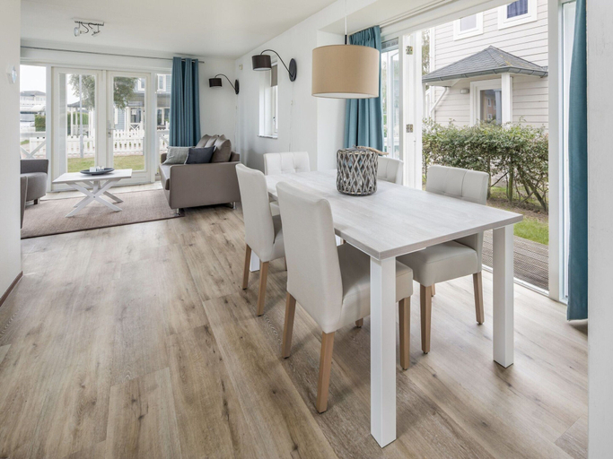 Others 3, Villa in Hellevoetsluis Near North Sea Beach, Hellevoetsluis