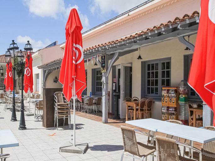 Dining 5, Appealing Mobile Home in Saint Jean de Monts, Vendée