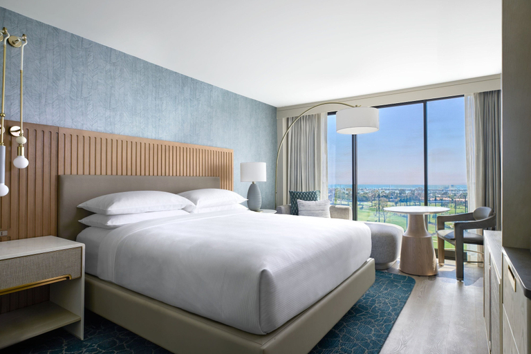 Bedroom 3, VEA Newport Beach, A Marriott Resort & Spa, Orange