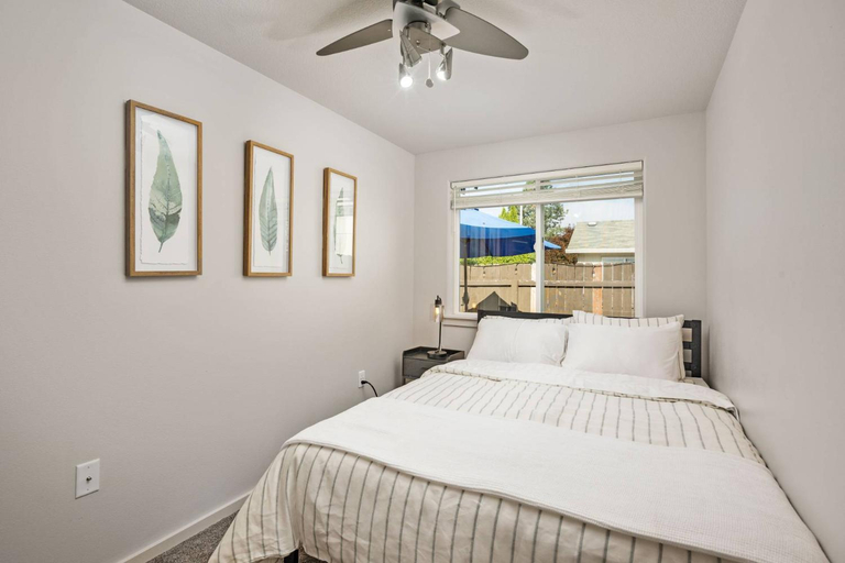 Others 1, Mill Plain Retreat, Clark