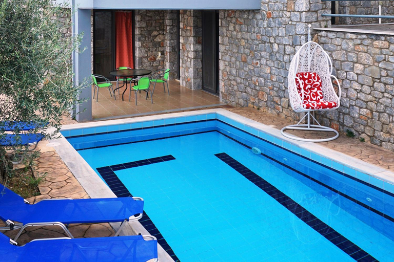 Others 5, Βιλα Ηρω, Peloponnese