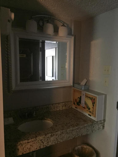 Bathroom, Matterhorn Tower, Carroll