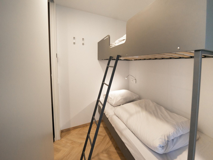 Bedroom 3, Chalet With air Conditioning on a Holiday Park, Limburg