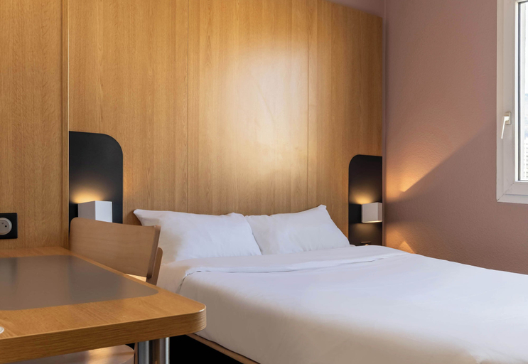 Bedroom 5, B&B HOTEL Grenoble Centre Verlaine, Isère