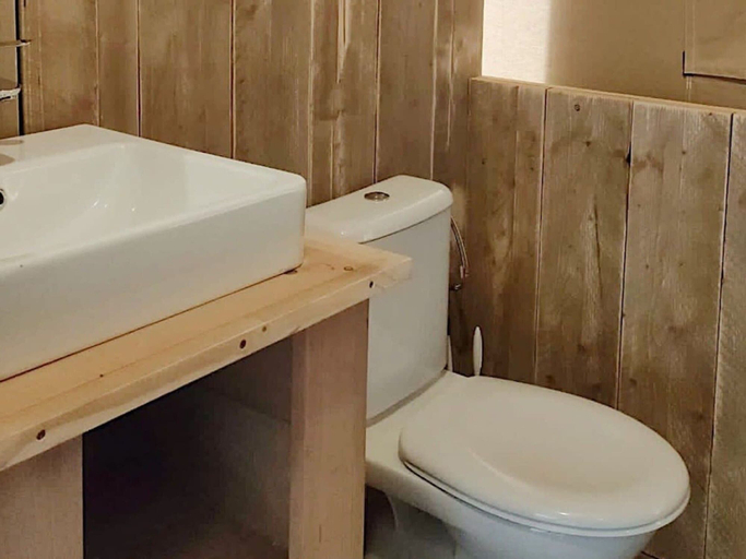 Bathroom, Nice Safari Tent Near Recreation Area, Langedijk