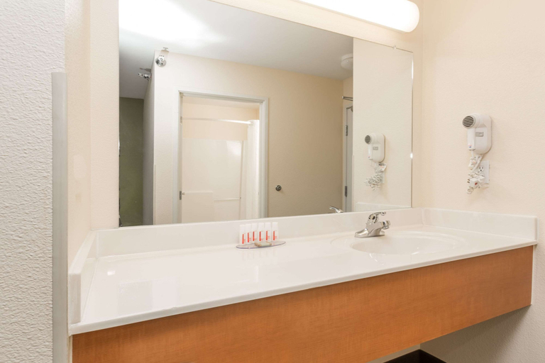 Bathroom 4, Super 8 by Wyndham Wheatland Wyoming, Platte