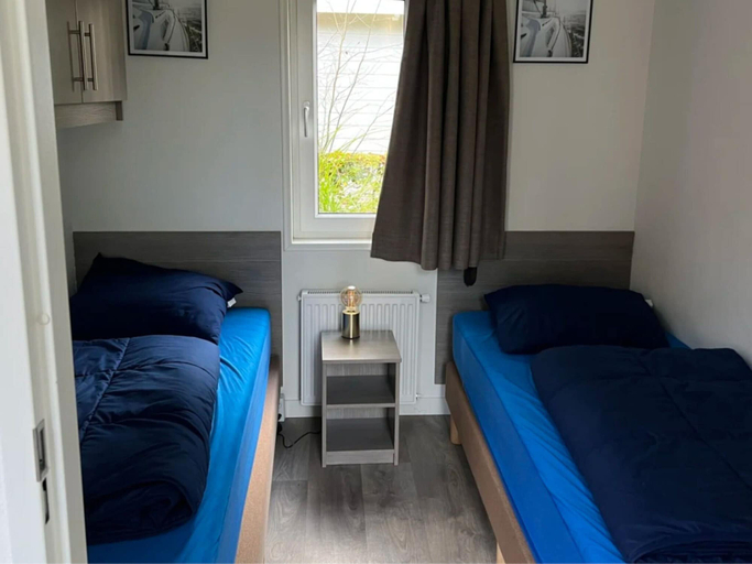 Others 3, Modern Chalet With Terrace Near Rockanje, Hellevoetsluis