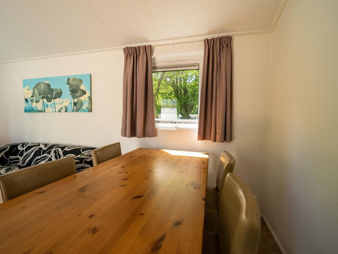Living area 3, Chalet With Garden and Parking, Amstelveen