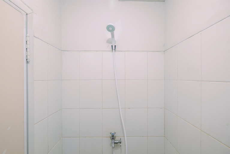 Bathroom 2, Homey And Tidy Studio Dramaga Apartment Near Ipb, Bogor