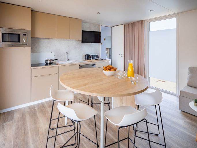 Living room 5, Stylish Agde Chalet Pool, Hérault
