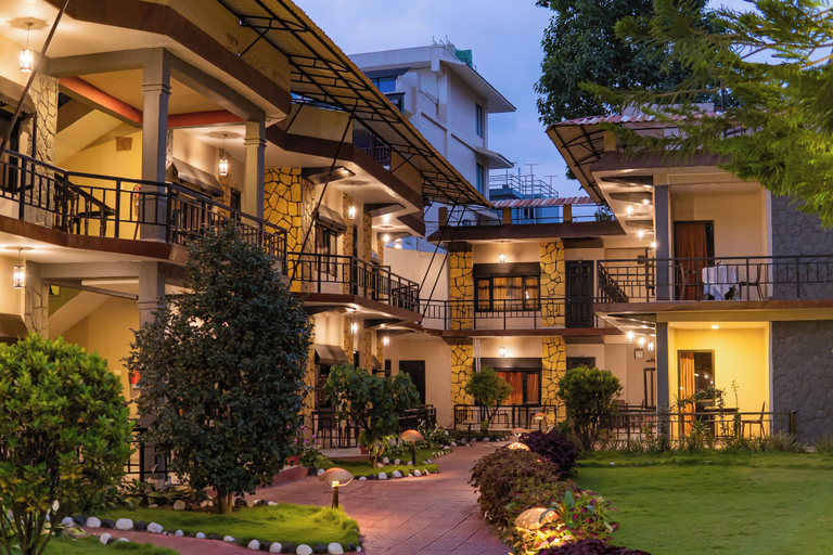 Exterior & Views