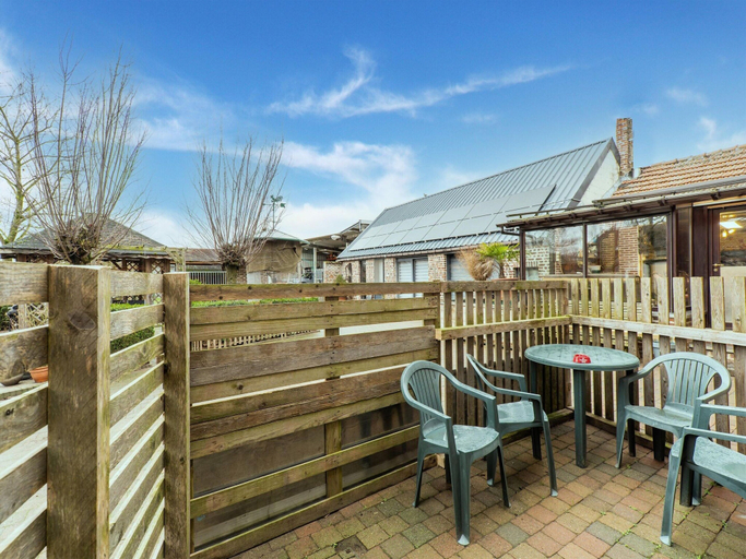 Others 4, Zoutleeuw Home With Pool, Vlaams Brabant