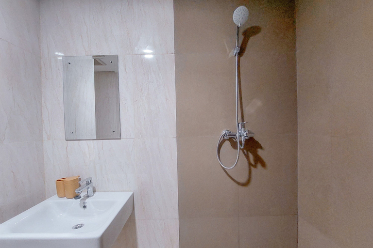 Bathroom 4, Simply Look And Comfort Studio Tamansari Bintaro Mansion Apartment, South Tangerang