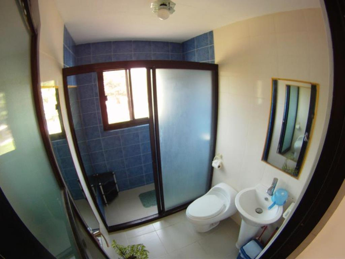 Bathroom 3, Villa del Nico, Pagudpud