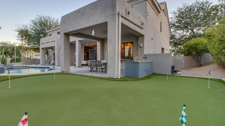 Property grounds 3, Casa Buenaluxurious Retreat w/2 Masters & Views!, Maricopa