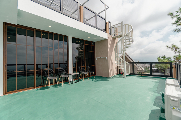 Swimming Pool 9