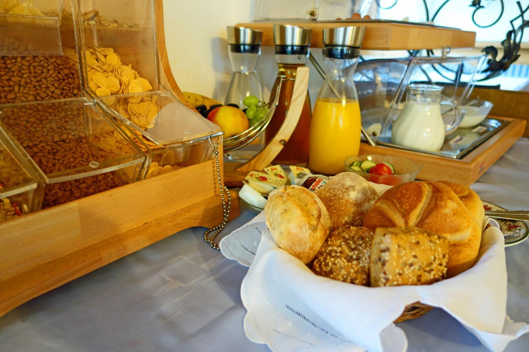 Food & Drinks 4, Alkira, Landeck