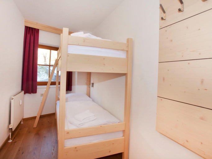 Bedroom 2, Apartment Wald im Pinzgau near Ski Lift, Zell am See