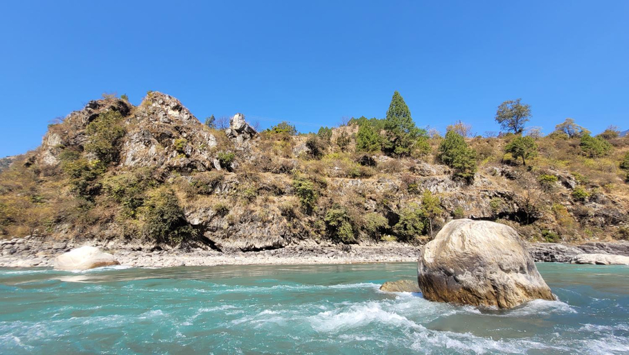 Others 3, Hotel Aashirwad, Chamoli